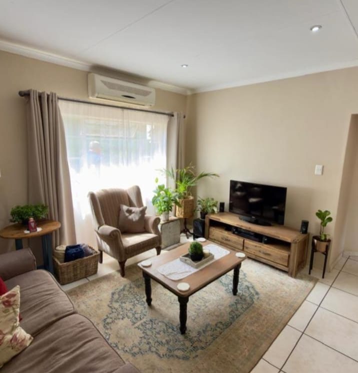3 Bedroom Property for Sale in Rhodesdene Northern Cape